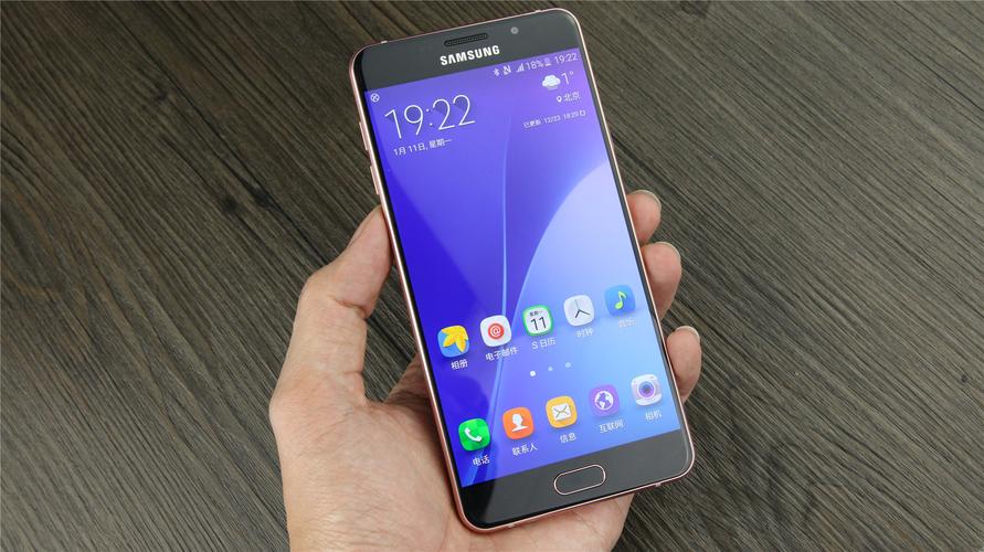 颜值爆发,三星新galaxy a5/a7/a9三子图赏